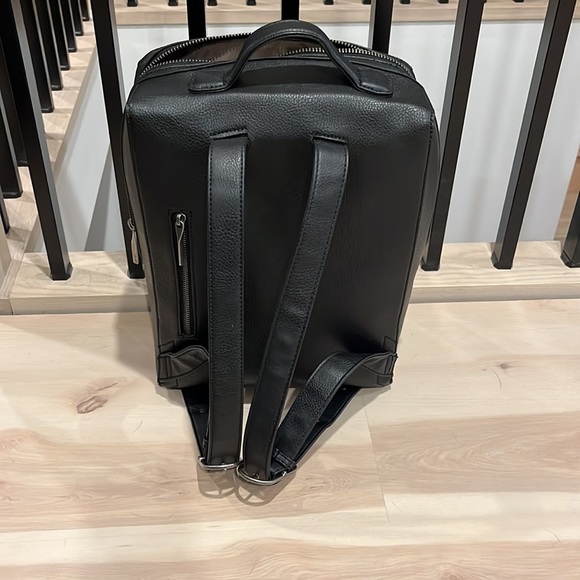 Matt & Nat Backpack - Picture 5 of 5